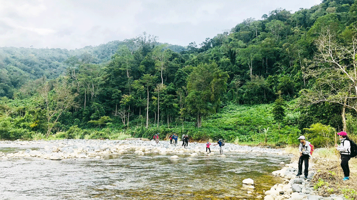 Băng rừng lội suối tại Tà Giang