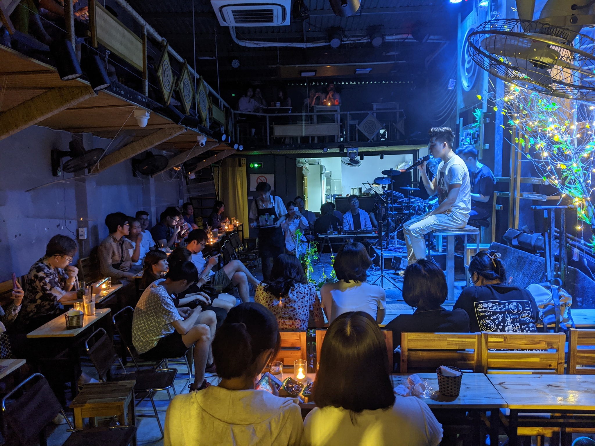 Ảnh: ABC Cafe (Acoustic Ballad Cafe)
