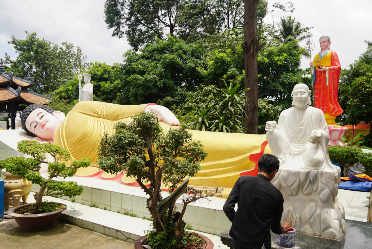 Pho tượng Phật nằm dài khoảng 10m. Ảnh: vnexpress.