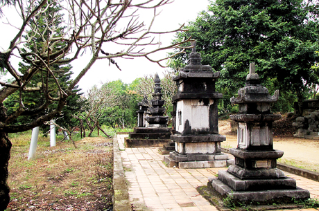 Vườn tháp đá chùa Quỳnh Lâm. Ảnh: Báo Quảng Ninh.
