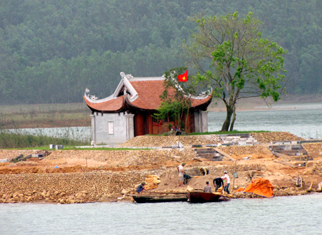 Thái lăng ở hồ Trại Lốc. Ảnh: Báo Quảng Ninh.