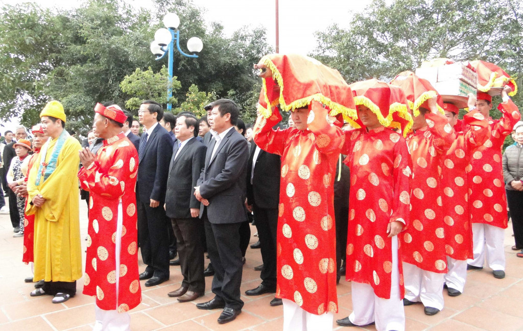 Lễ hội khai xuân tại đền thờ. Ảnh: Cổng thông tin đối ngoại tỉnh Lai Châu